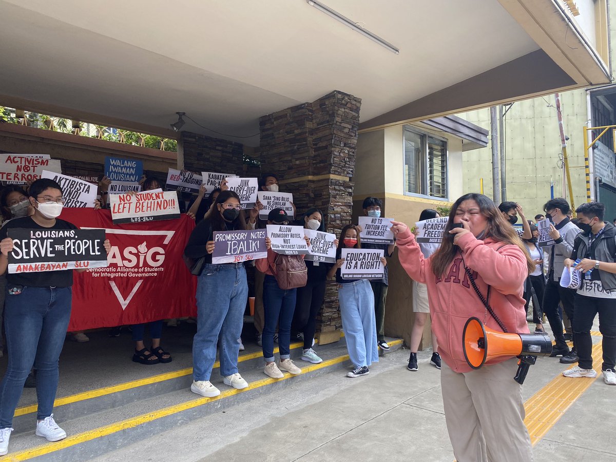 eleps_slu's tweet photo. Panawagan ng mga sangkaestudyantehan at ng League of Filipino Students - SLU ang tumindig, mag-aral, maglingkod, at mangahas na makibaka para sa ligtas, dekalidad, at inklusibong edukasyon.
#FirstDayFight2022
#BantayBalikEskwela https://t.co/b6uAOG4P6b