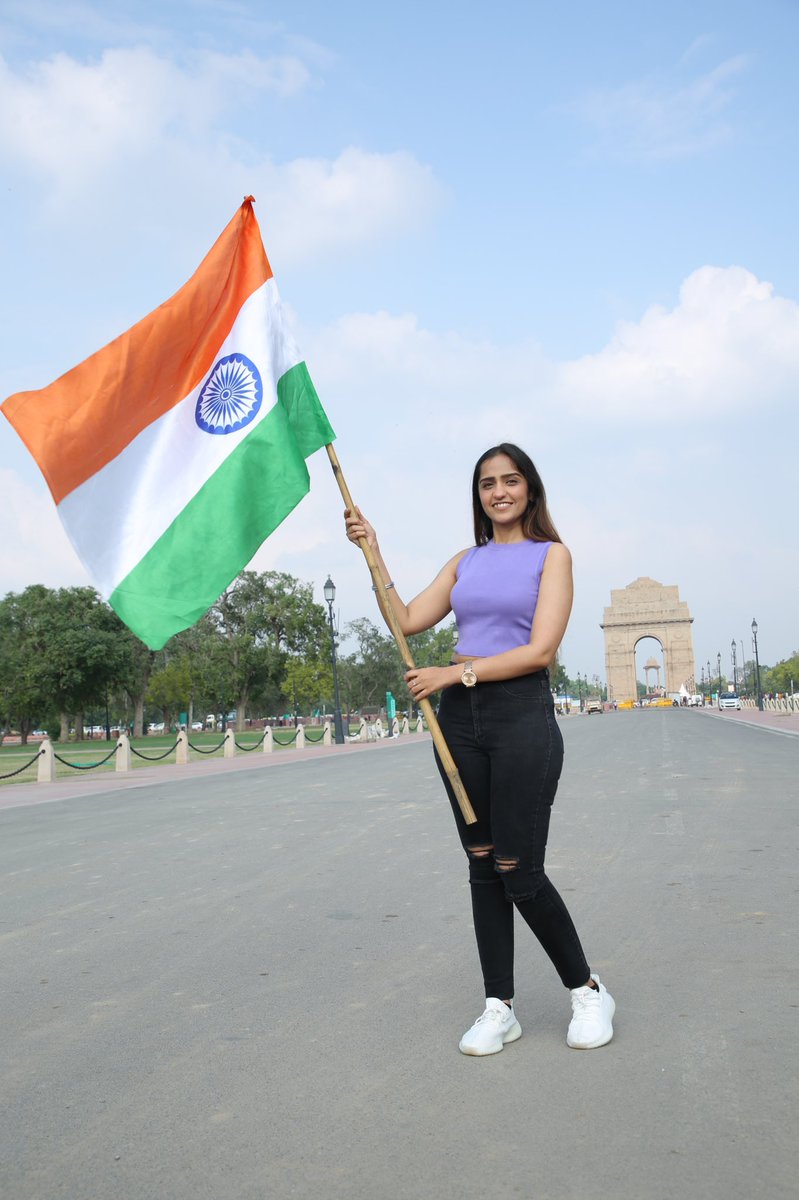 htcity's tweet photo. On #IndependenceDay75, singer #AseesKaur shares what it means to be a patriot in today’s day and age, how she yearns to sing patriotic numbers

Read 👉 https://t.co/vHcMvgEP1J
Interview by @NainaArora8 
Photos: Manoj Verma/HT 

#IndiaAt75 #IndependenceDay2022 https://t.co/a1BXgoI4fv