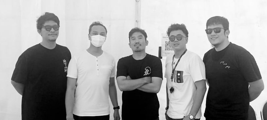 <a href="/Magnesence/">Magnesence</a> 
Photoshoot after perform at Universitas Pancasila, Pancasila Expo 2022.

(Alhamdulillah perut aing udah agak kempesan…dikit…)