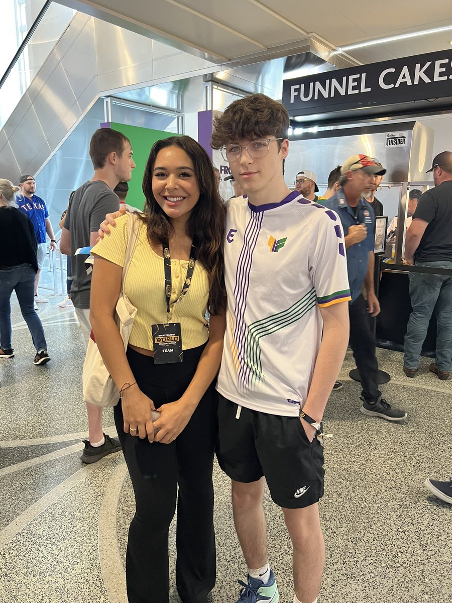 Orb1ttt_'s tweet photo. Day 3 was the final day and it was a great day to end rlcs worlds 2022🙏🏻 https://t.co/vyGGQB2T0i