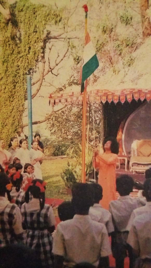 ssssopb's tweet photo. Happy Independence Day to our beloved mother India.
#IndependenceDay #azadikaamritmahotsav 
@SaiMessengers @ssssoindia https://t.co/12takpNW1x