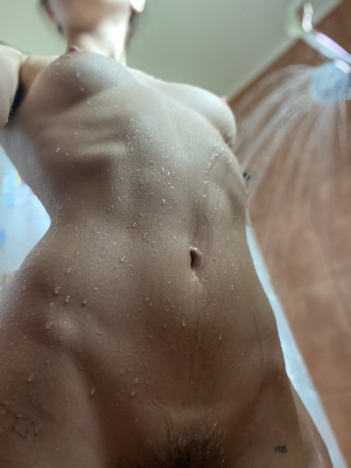 Wet 💦 https://t.co/r3SRGgjd9X