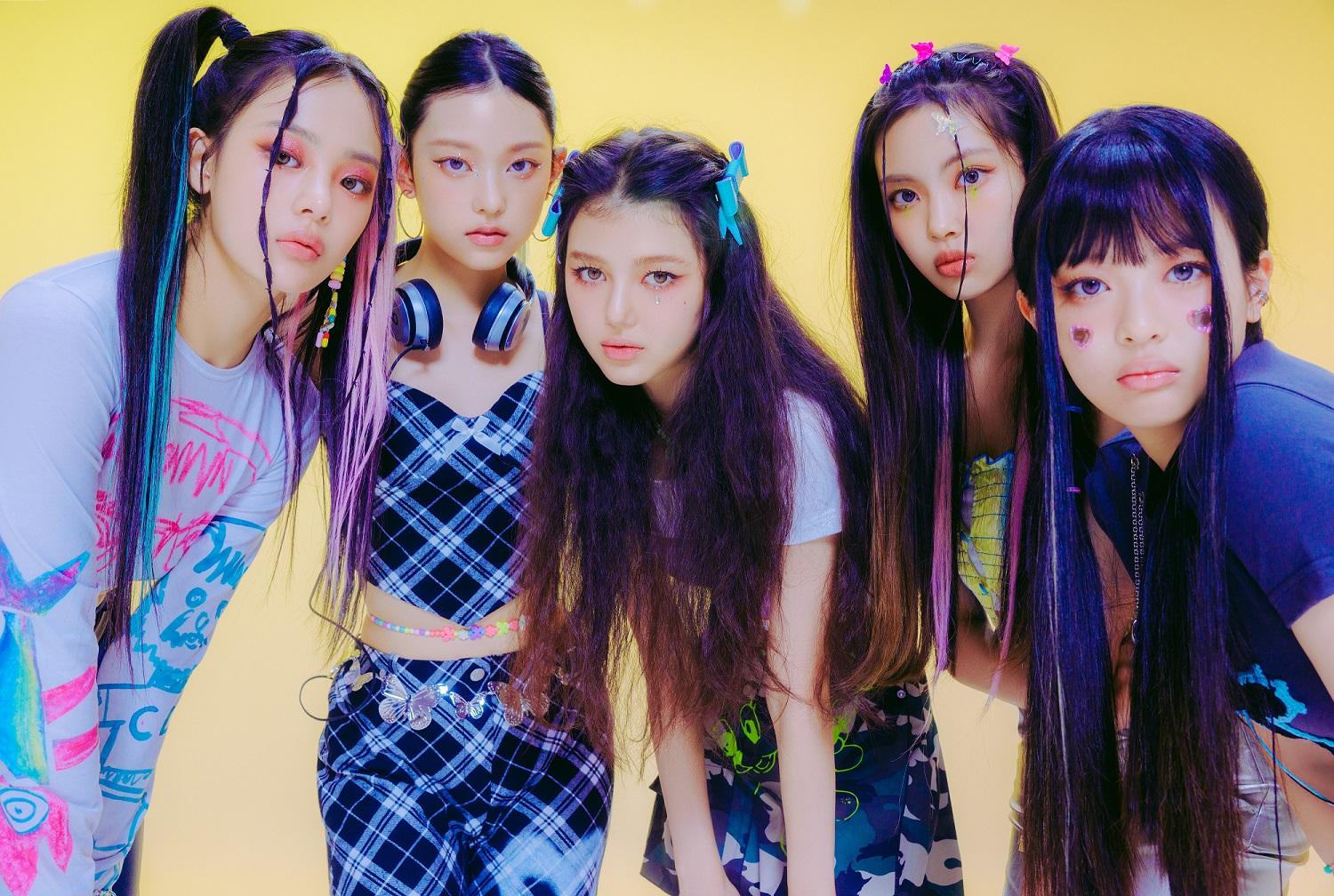 KpopHerald on Twitter: ".@NewJeans_ADOR has recorded the most first-week  sales of any debut album by girl groups in Korea. "New Jeans," the rookie  group's first EP dropped on Aug. 8, sold over