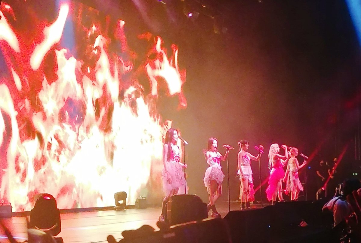 _moominbin's tweet photo. J U S T    M E    I D L E 

#GIDLEinMONTERREY #GIDLEinMTY
#GIDLEinMexico https://t.co/5eWRPakC6k