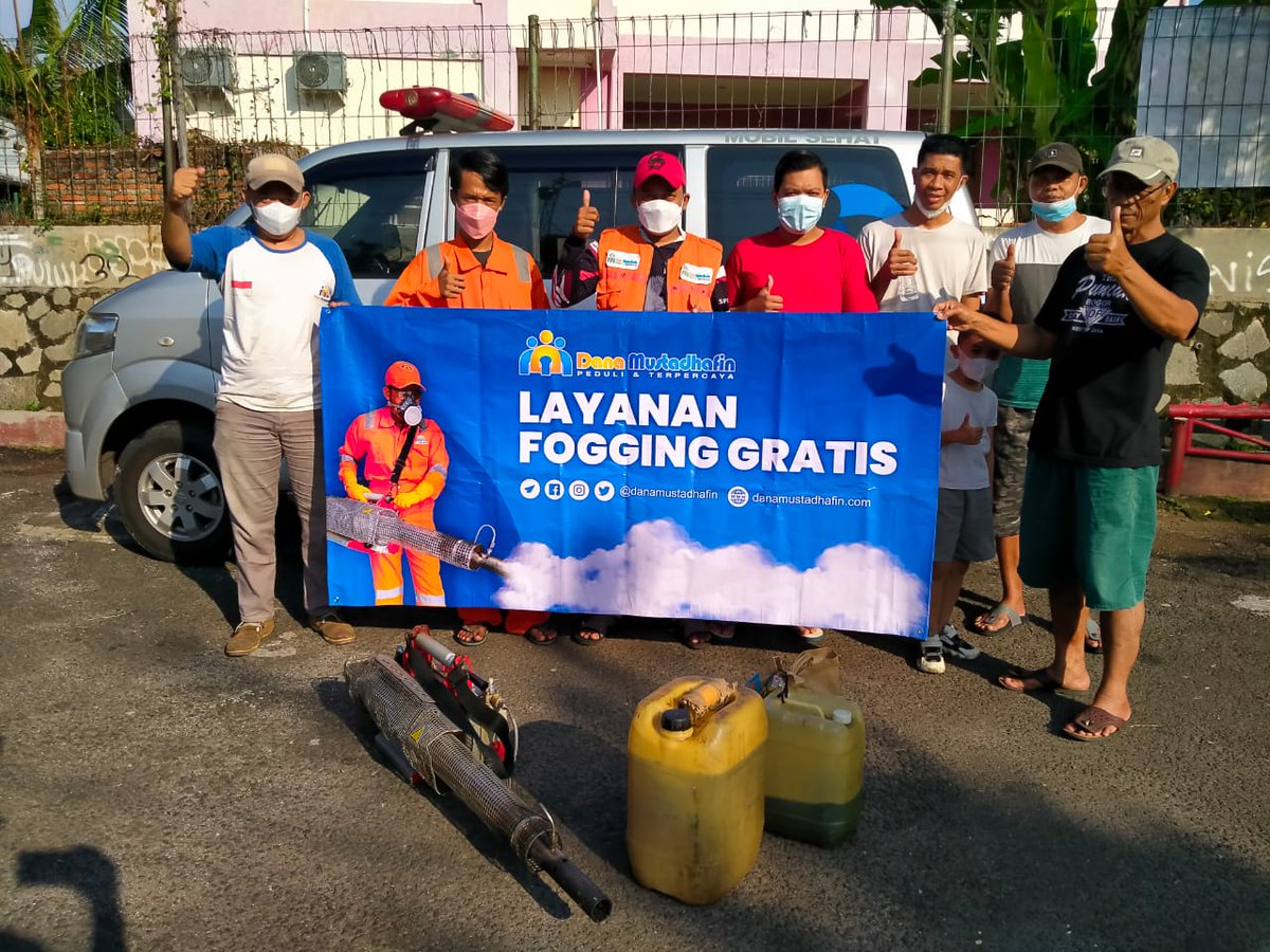 mustadhafin's tweet photo. Tangsel. 13/08/22. Kembali Dana Mustadhafin melakukan khidmatnya melalui layanan Fogging Gratis di Rt 03/02, Kp. Poncol, Cireundeu. Dimana sudah ada 1 korban DBD diwilayah tsb.
Untuk mengatasi penyebaran DBD warga meminta layanan fogging.
#fogginggratis #peduliDBD #khidmat https://t.co/l0YV7wf3eR