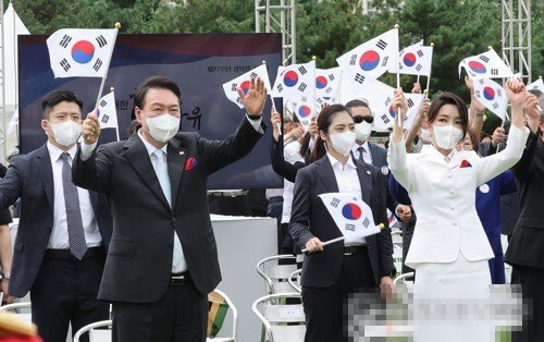 에효.... 나라를 잃었다