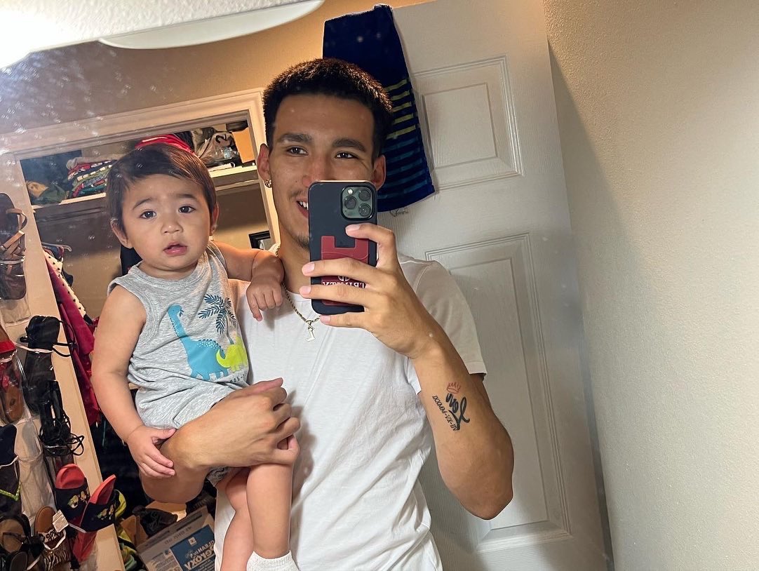 KevinGarcia2022's tweet photo. My Gordo is 1 years old today 😢 happy 1st birthday to the kid that brings me happiness and love to my life❤️you have changed my life so much and I’m blessed to be your dad. Your are the biggest blessing to my life ❤️Papi loves you moso. #MyRightHandMan
Happy birthday Levisito https://t.co/8lb37iT0oV