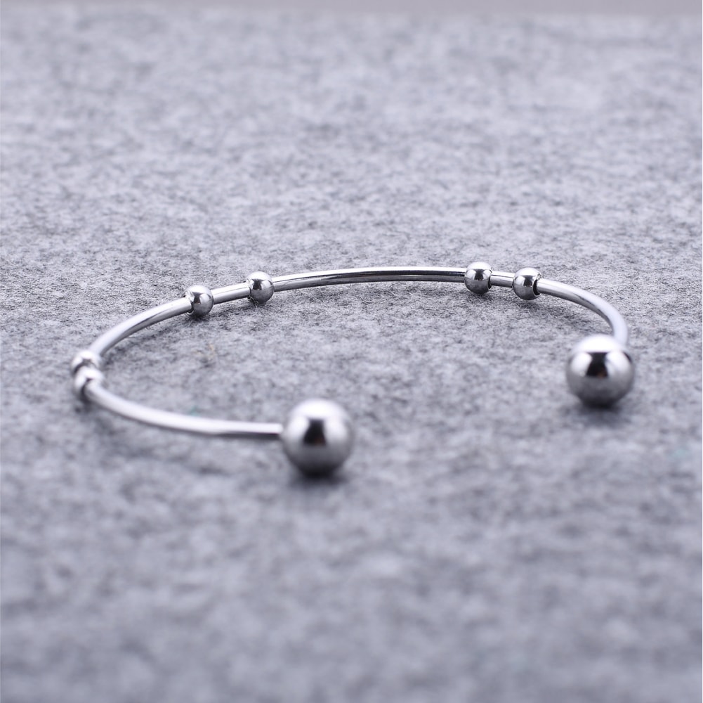 modern_elegance's tweet photo. If you feel that your look is lacking elegance and charm, then consider adding a silver bracelet to your jewelry collection. It is a simple but unique and graceful accessory.
Order today at the best price!

https://t.co/jOEsnvlRfK https://t.co/YCRKtHj3go