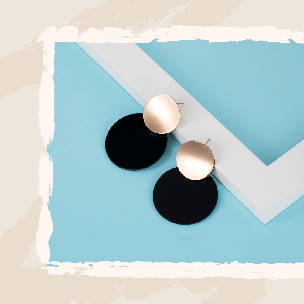 modern_elegance's tweet photo. Inspired by classic jewelry, these pretty earrings can add special charm to your daily looks. Wear them with both classic and casual outfits.
Order today at the best price!

https://t.co/kkoqVFydkx https://t.co/aZpYDJuxLr