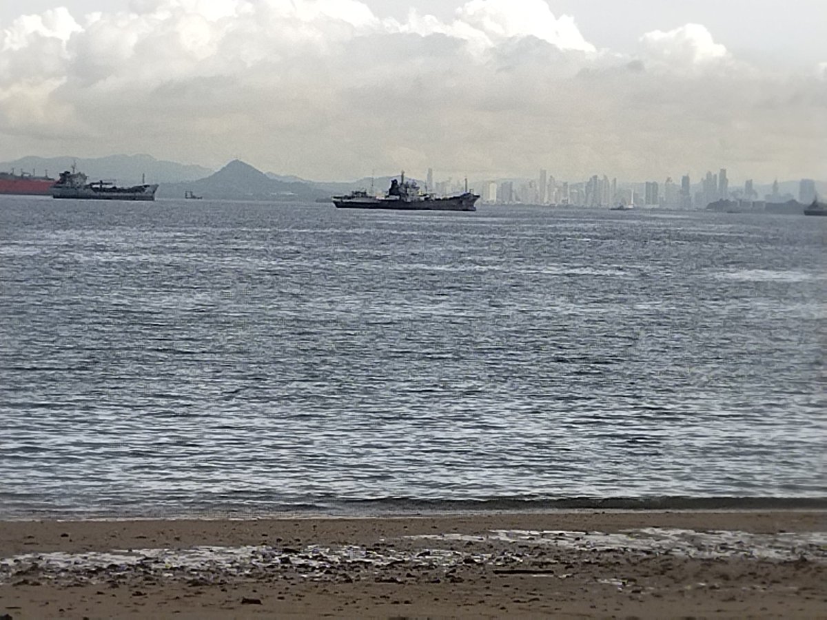 veronikagar23's tweet photo. En el mar la vida es laz sabrosa https://t.co/7HRlMPqIWl