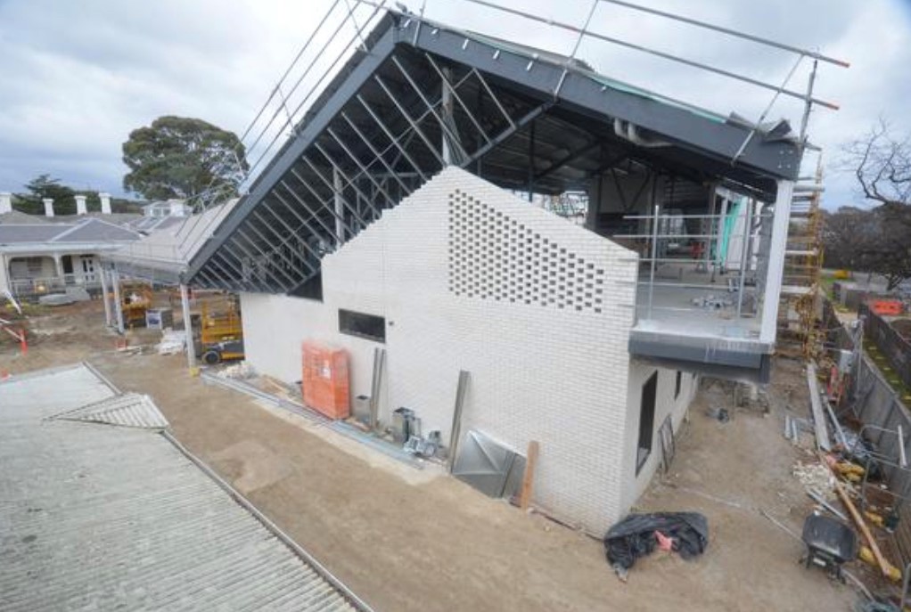 AuVSK's tweet photo. We are excited to share progress of our new children's hospice🚜🏗🧱

Read more about how the new hospice will ensure children and young people with life-limiting conditions receive the highest level of care well into the future 👉🏼 https://t.co/yJHU7VRJ5W

#veryspecialkids https://t.co/nULROJq3QT