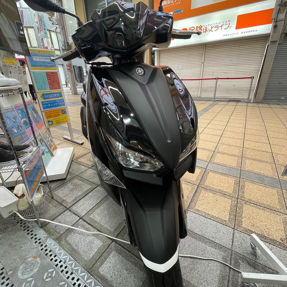 coating_factory's tweet photo. YAMAHA SYGNUS GRYPHUS
#ガラスコーティング
グリファスなのにグリフィスと言われがちな原付二種です
店頭で半日作業、汗だく💦
光沢と防汚と白化軽減
業務用コート剤を複数種類使ってます
#ヤマハ #シグナス #バイク #原付
#大阪 #高槻 #茨木 #枚方 #京都 #sygnus
高槻駅・高槻市駅徒歩5分
- https://t.co/DvJtTtNbGY