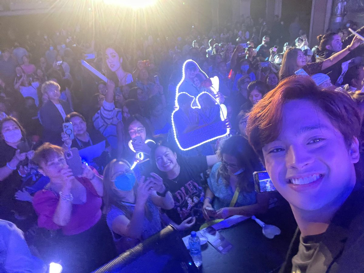 kisofc_'s tweet photo. What a successful night full of smiles! Thank you to our Team KIS representatives @kdlexcalifornia @Elabella88 @gmsquared we are so thankful for all the coverage that you have provided to us and sweethearts! We can’t THANK YOU enough!

KDLEX OUR bLAzing STARS
#KDLex https://t.co/9xGO9CvtzG