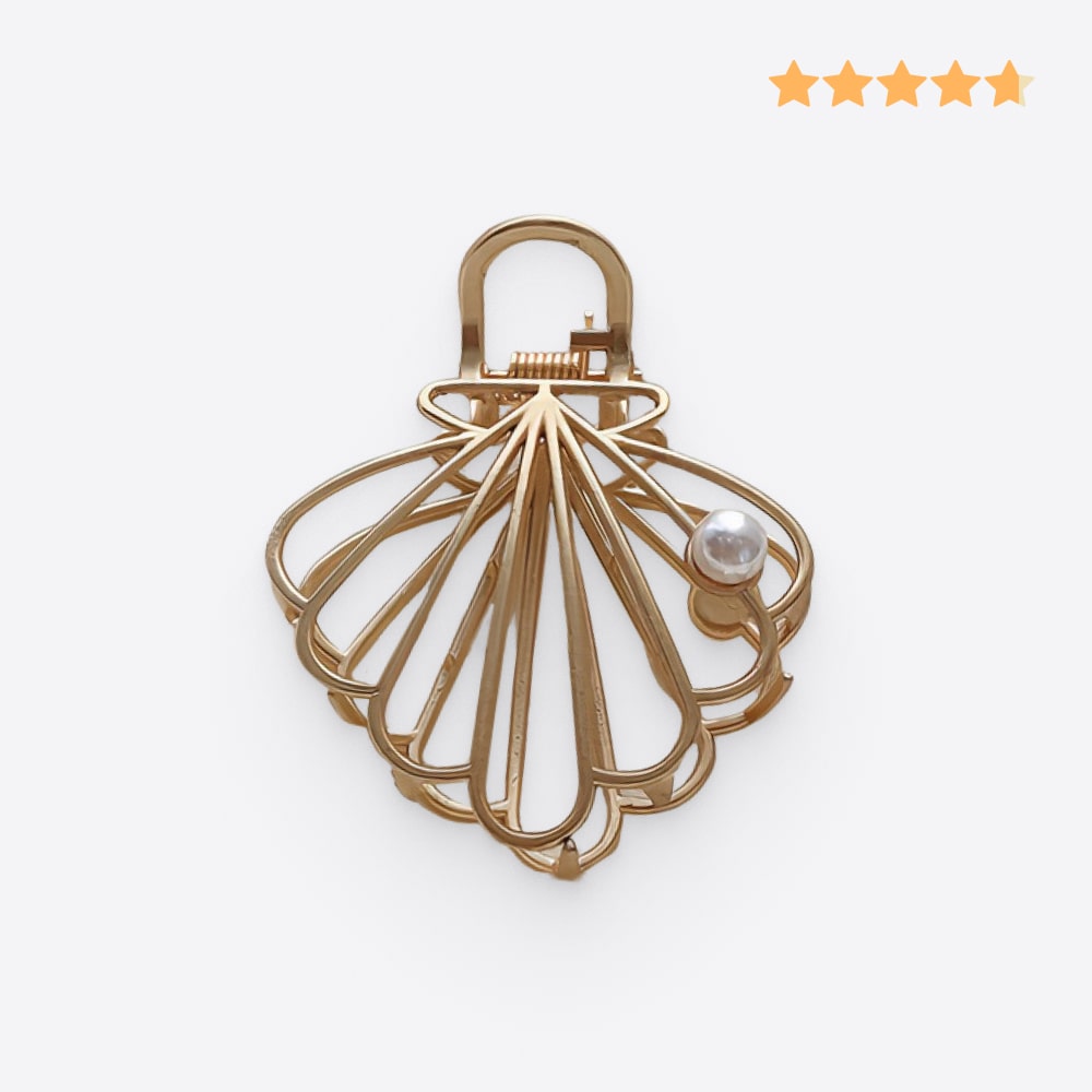modern_elegance's tweet photo. Add a delightful finishing touch to your outfit with this gorgeous Shell Hair Claw. You can wear it to elevate your formal clothing or to create a lovely casual look.

https://t.co/IDFzWXE2LB https://t.co/QxpkLjQAYC
