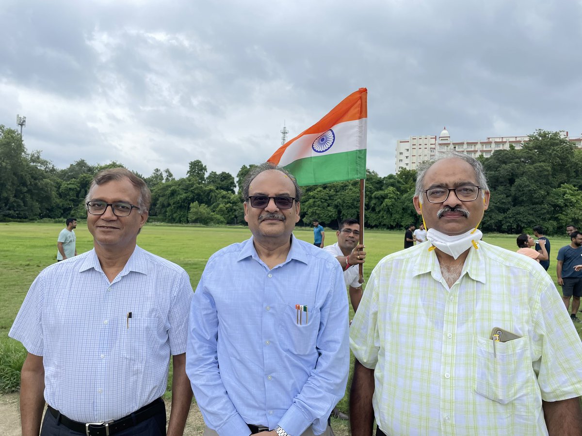 DrVNMishraa's tweet photo. आईएमएस के चिकित्सक, पारा मेडिकल स्टाफ़, कर्मचारीगणों ने मिल के #AzadiKaAmritMahotsav आईएमएस जिमखाना में मनाया। https://t.co/8ghIAiVjpy