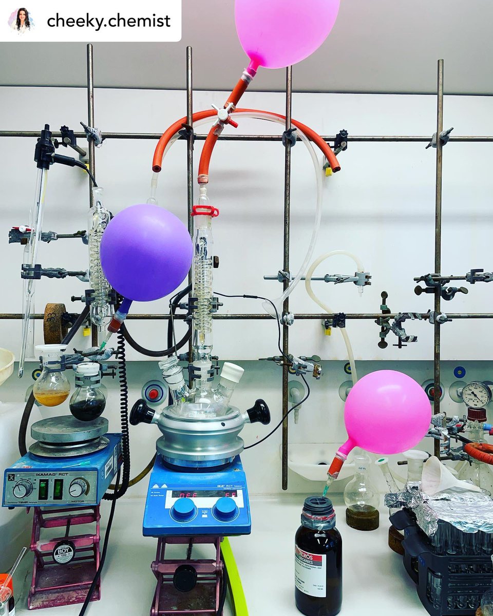 KerryScientific's tweet photo. Celebrating the start of the new week with this super image from Darte Wetzel (cheeky.chemist on @instagram) 🎈 🎉 Safe, clean, chemistry. #DrySyn #heatingsolutions @Asynt #RealTimeChem #MondayMotivation https://t.co/S4KjfNYuW8