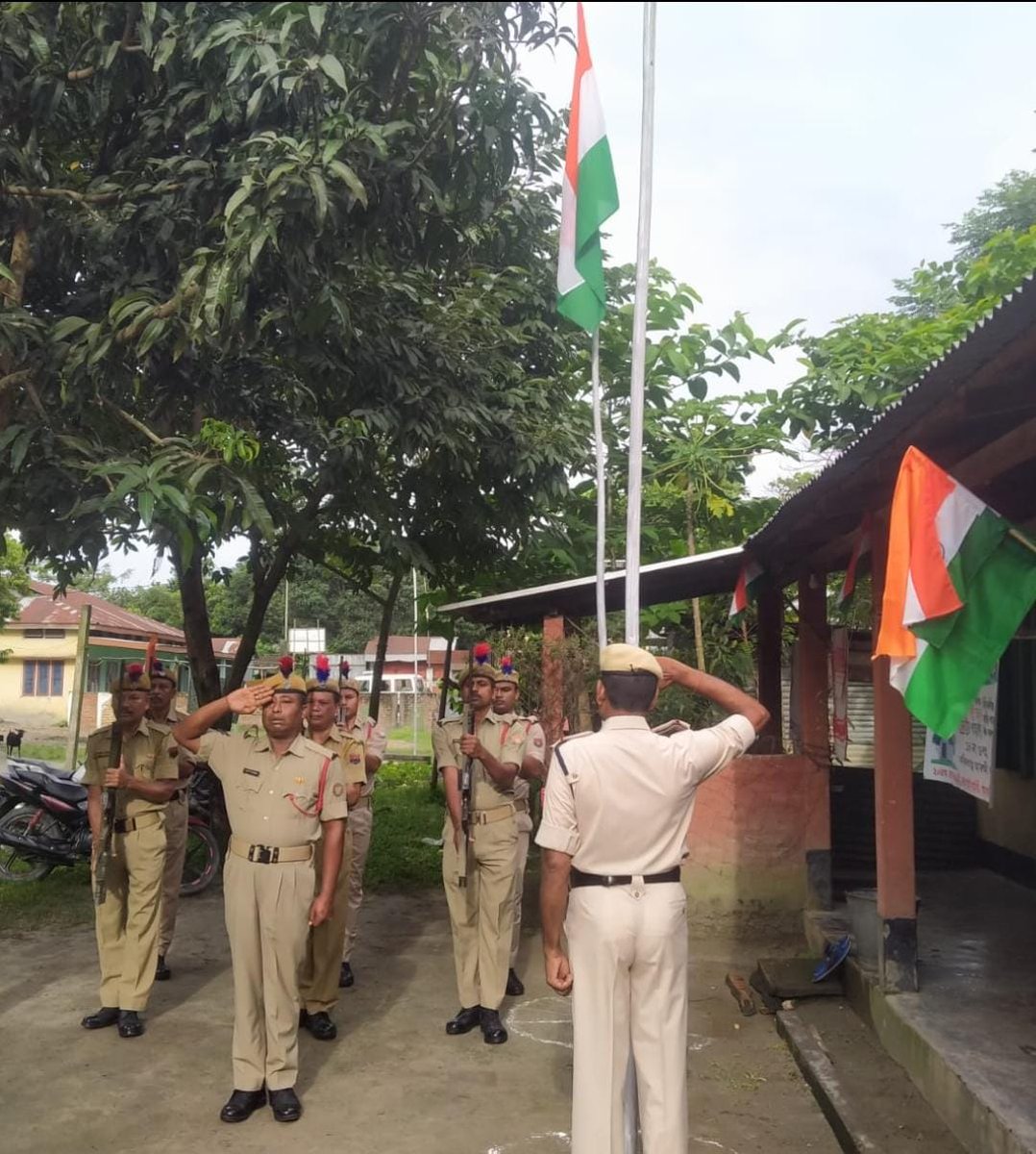 KalamReja08's tweet photo. Platoons of @20THAPIRBN

#AzadiKaAmritMahotsav
#HarGharTiranga
#HarGharTirangaAssam https://t.co/BWqfzVpUL3