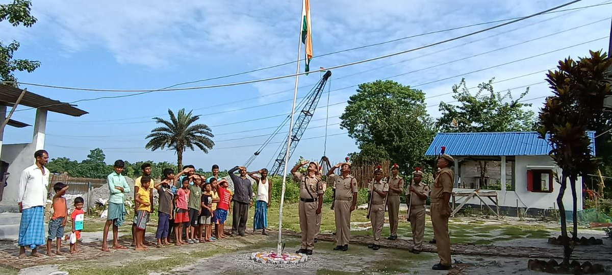 KalamReja08's tweet photo. Platoons of @20THAPIRBN

#AzadiKaAmritMahotsav
#HarGharTiranga
#HarGharTirangaAssam https://t.co/BWqfzVpUL3