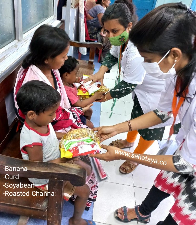 SahayataFounda2's tweet photo. #NutritionCounseling &amp; #BreakfastDistribution at #PHC at #WestBengal by our member #nutritrionist #Krishna #Rinita.

Aim is to #Educate mothers about #NutrientRich breakfast to start the day.

#Protein #Probiotics #Minerals #Vitamins

#StopChildMalnutrition https://t.co/d5jn9nTnFO