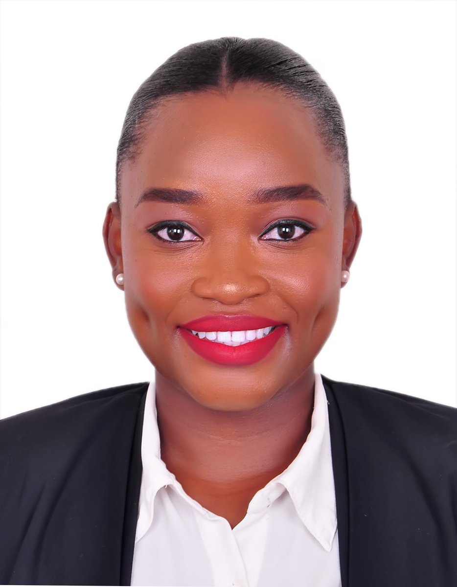 kikalamu_'s tweet image. I didn’t get the job but at least my passport photos looked cute!