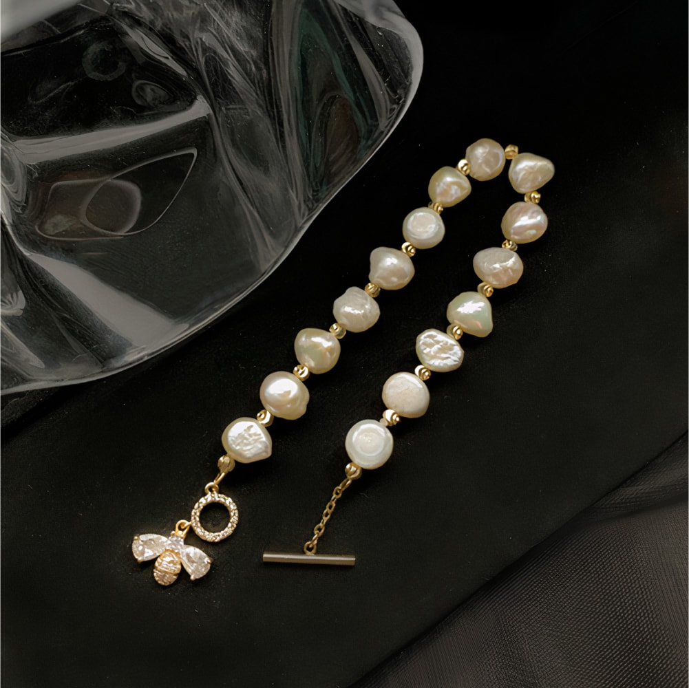 modern_elegance's tweet photo. Our fantastic pearl imitation bracelet will convey how you feel about that special someone without any words.
Place your order now!

https://t.co/rqpDvdqFqi https://t.co/5hGvloVlVc