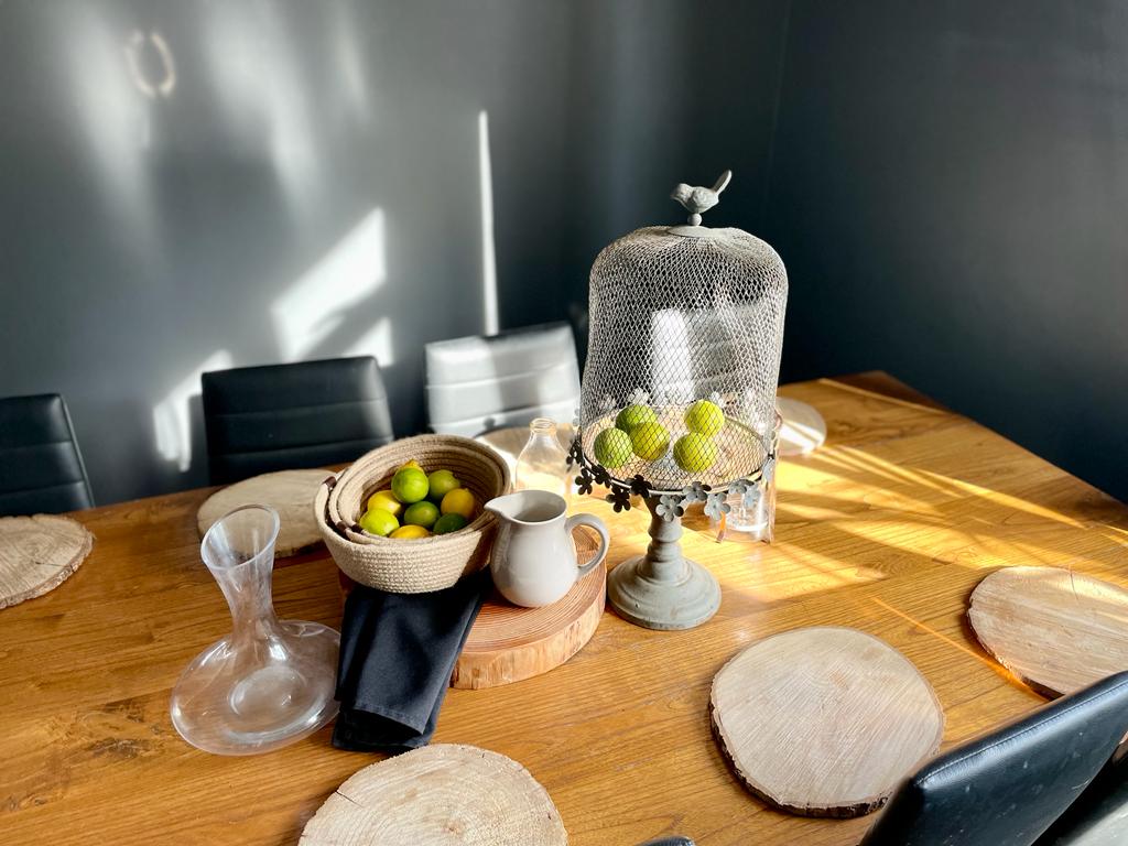 The very best start to the week… a beautifully laid #breakfast table.🥰 It’s certainly been a hot one this weekend &amp; while I love a bit of summer heat, this morning’s (slightly) cooler temperature feels very refreshing!  Have a brilliant Monday. #mondaymotivation #coolvibes