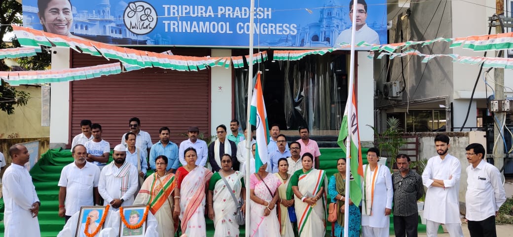 AmitKSaha_BJP's tweet photo. ত্রিপুরা প্রদেশ তৃণমূল কংগ্রেসের উদ্যোগে আগরতলা চিত্তরঞ্জন রোড তৃণমূল ভবনে যথাযোগ্য মর্যাদায় পালন করা হয় ৭৬তম স্বাধীনতা দিবস।
#AITCTripura
#MyIdeaForIndiaAt75 https://t.co/0M5npwBdIS