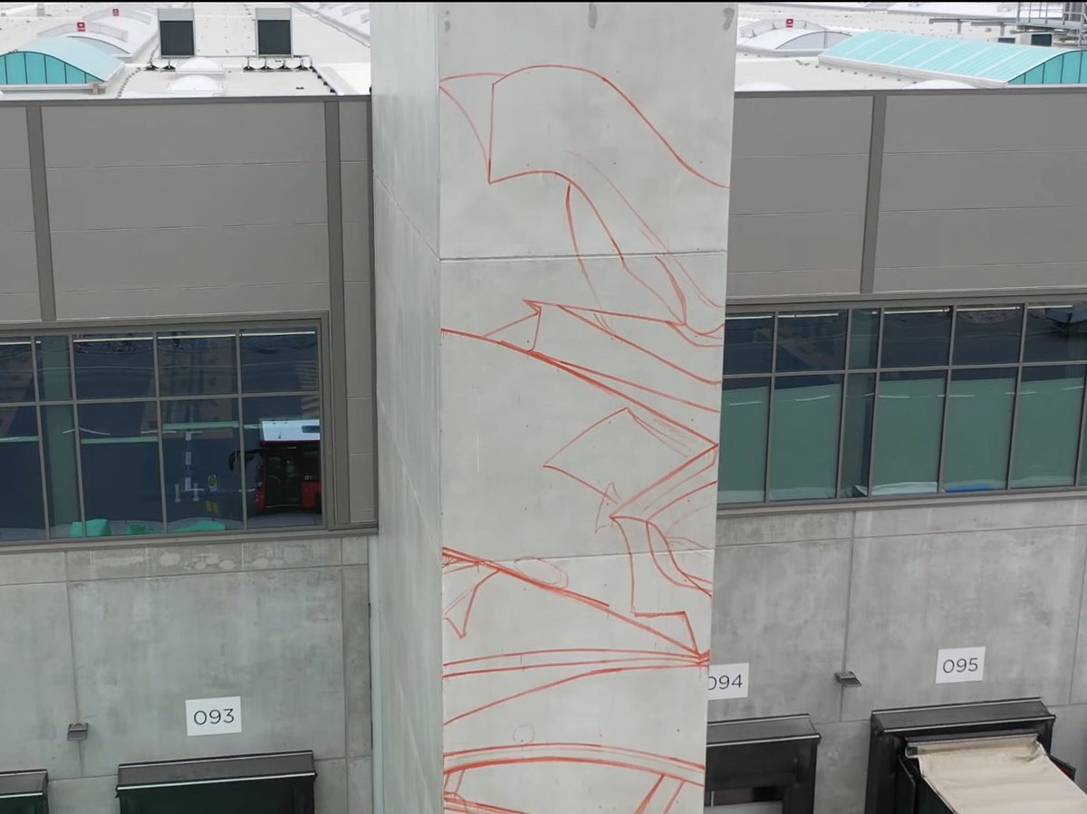Berlinergy's tweet photo. #Gigaberlin🇩🇪
New Graffiti art in progress as shown in new drone video by @flybrandenburg 🙏🏻(Minute 4:29)

https://t.co/KwKGQSof7d https://t.co/MuNsmbeyRz