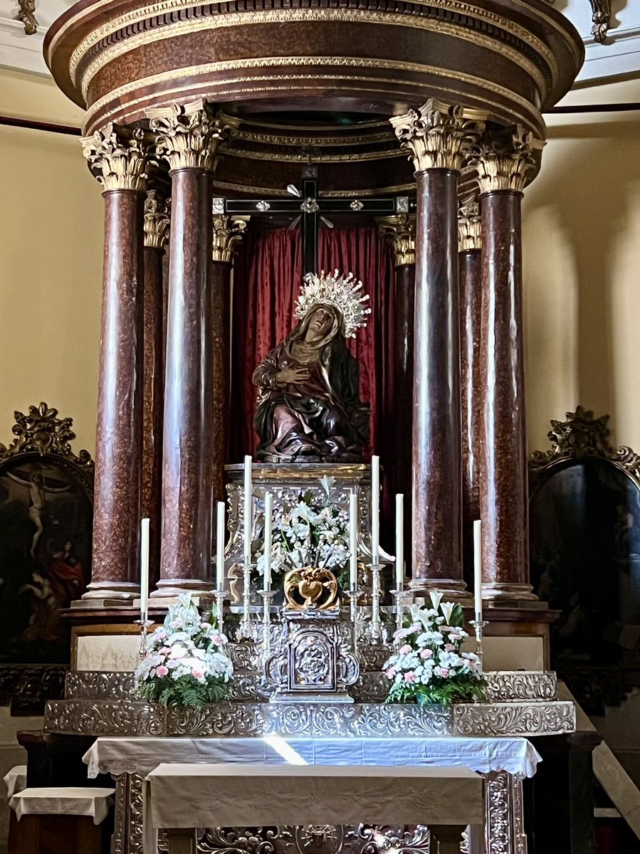 “La Asunción de la Santísima Virgen constituye una participación singular en la Resurrección de su Hijo y una anticipación de la resurrección de los demás cristianos”.#AsuncionDeMaria #asunciondelavirgen