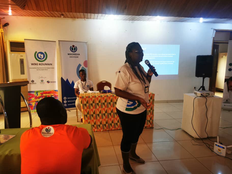 Wikimedia_CIV's tweet photo. Hier, lors des #RAN22, la coordinatrice de @WikiKouman @ColetteGuebo et son équipe ont formé des participants à la création de mots en langues ivoiriennes.
Wiki Kouman met en relief, les langues minoritaires via le @Wiktionnaire et projets apparentés
#ranwikiciv22
#Wikimania22 https://t.co/yPFHP4o1Ic