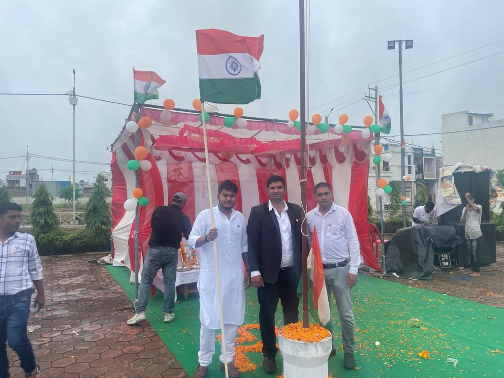 SAAIndore's tweet photo. Independence Day celebration 🇮🇳🇮🇳🇮🇳

#independenceday #indore #75thindependenceday #15august #celebration #sunilagrawalandassociates https://t.co/ezgz7IPLkm