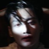 ㅤ

Even in the blurry one, can you see those red eyes?          

ㅤㅤㅤㅤ