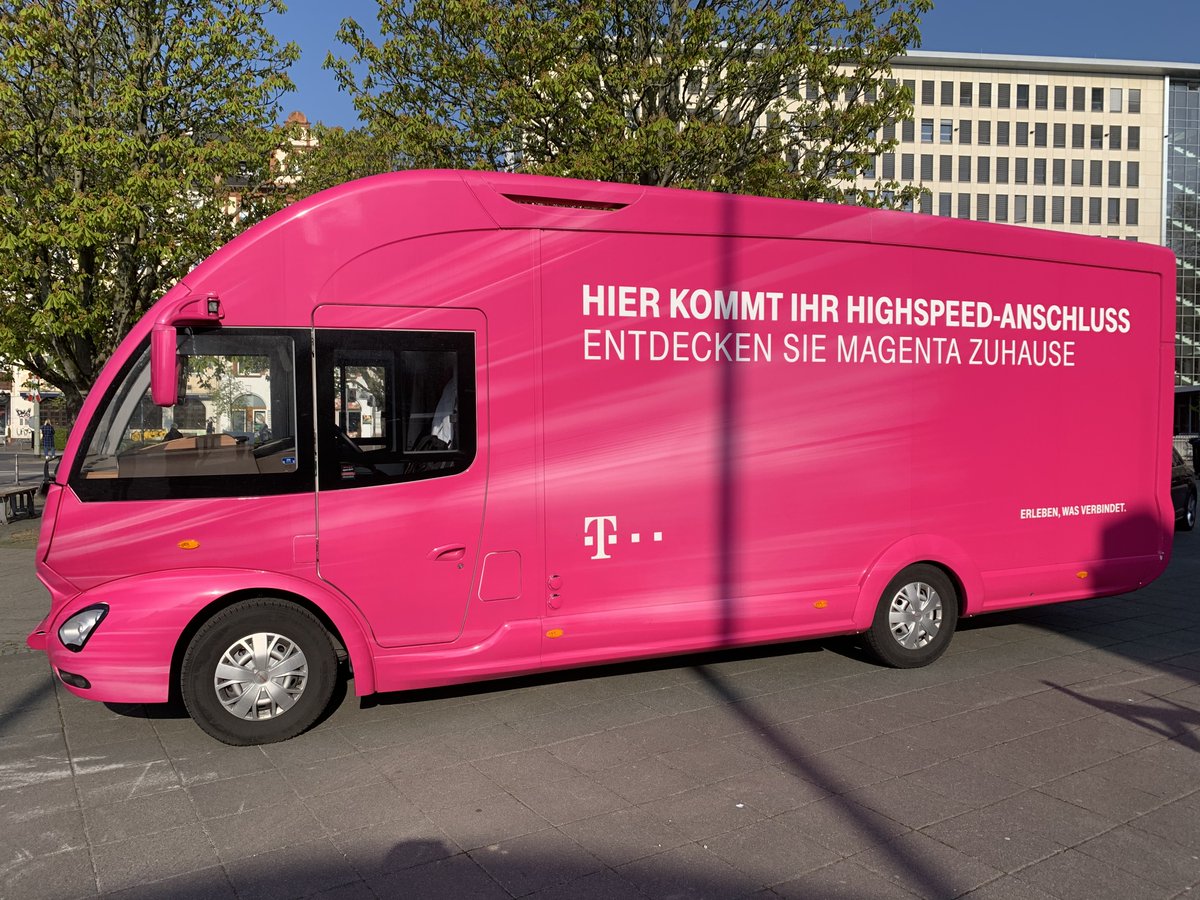 telekomnetz's tweet photo. #Telekom Infomobil zum #Glasfaser-Ausbau in #Kürten: vom 15. - 29.08.2022 am Dorfplatz in Kürten-#Bechen sowie vom 15.08. - 10.09.2022 am Rathaus in Kürten Zentrum, jeweils montags bis samstags von 10 - 18 Uhr. #DasNetz #Glasfaseristmagenta https://t.co/OHoLavVj2f