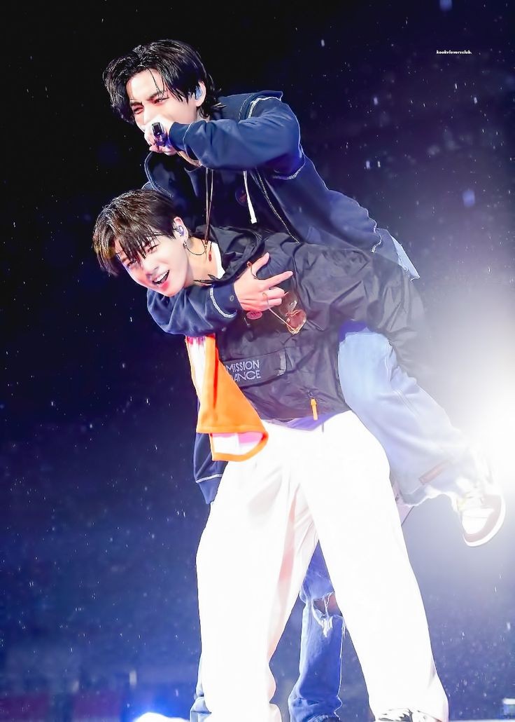JKWAIST97's tweet photo. Memories 💘 https://t.co/iKp9sFHhox