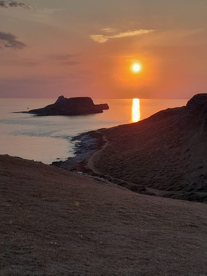 Wales_in_Japan's tweet photo. P'nawn da!/こんにちは。家族が集う夏の休日明けの月曜日の夕暮れ。平和を願いましょう。
#NTGower. 南ウェールズ #ガウワー半島
#Gower #Swansea/スウォンジー #NationalTrust/ナショナルトラスト https://t.co/ngJFDg6e0e