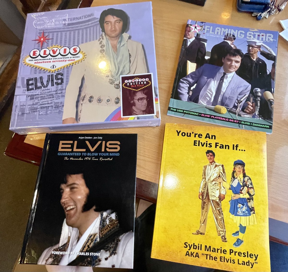 DeenasDays's tweet photo. Most subdued I’ve ever been at Jon Daly’s Annual Book Sale at Marlowe’s
#ElvisWeek45 #Memphis
#Elvis #TCB⚡️🐅
#YearOfTheTiger #ElvisWeek
#Graceland #HappiestPlaceOnEarth
#ElvisWeek2022 https://t.co/MwP4UvxZsU