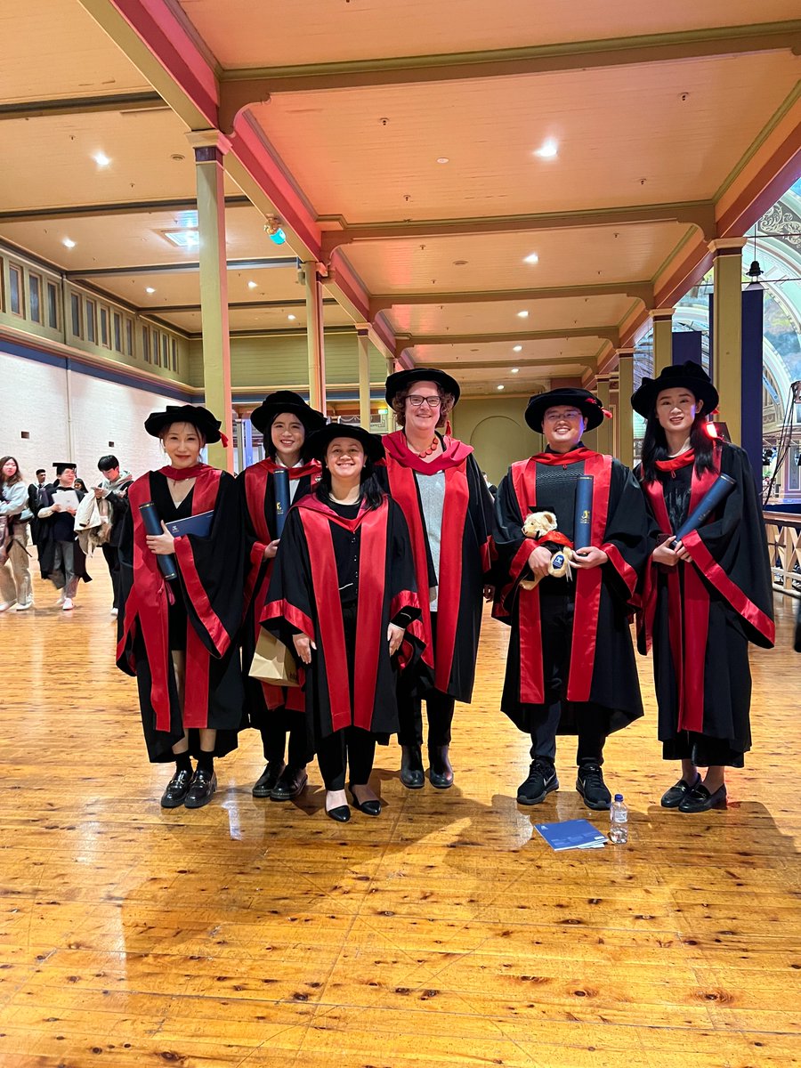 Wonderful to celebrate these PhD graduations after long wait for some - great work in nanomaterials and medtech from the School of Chemical and Biomedical Engineering. Congratulations! @UnimelbBME @engunimelb