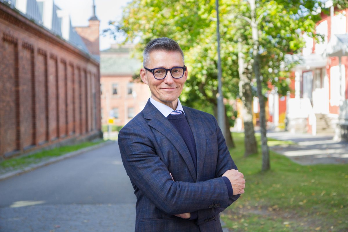 Pressmeddelande: Örjan Andersson 60 år och 20 år som rektor vid Yrkeshögskolan Novia dlvr.it/SWf35Y