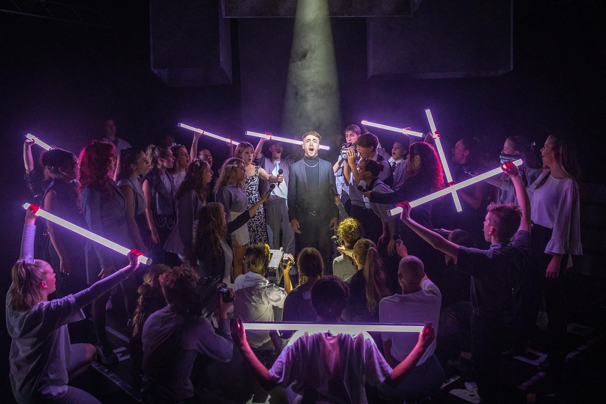 JordanLi_Smith's tweet photo. What a joy it was to conduct Benny Andersson, Björn Ulvaeus &amp; @SirTimRice’s thrilling score of CHESS for @nymtuk. The talent both onstage, backstage &amp; in the orchestra pit, astonishes me every time. You’re all so brilliant &amp; I’m so proud of each &amp; everyone one of you! 
#Checkmate https://t.co/fsGXdnetMc