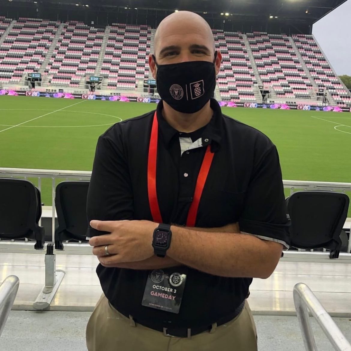 thehighpresspod's tweet photo. 🚨OUT NOW!🚨

🇺🇸The High Press go Stateside! @InterMiamiCF stadium announcer @Mic_Marinelli joins the lads this week.

⬇️Click the link below to tune in!

🎙https://t.co/B0COEO5vrP

#highpress #podcast #football #mls #soccer #stadiumannouncer #intermiami #usa #davidbeckham https://t.co/qI3BAltWjw