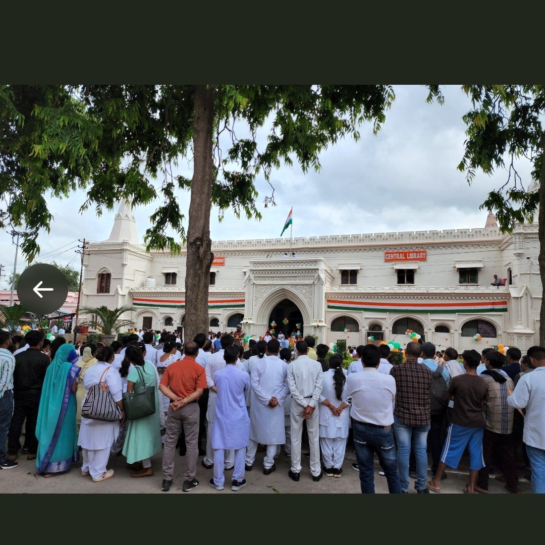 snmc_agra's tweet photo. Azaadi ka Amrit Mahotsav, 75th Independence day, was celebrated today at SNMC, Agra.🇮🇳 The ceremony marked by Flag hoisting and address by the Principal was attended by one and all. Padam Shri, Dr D K Hazra was the Chief Guest on this occasion.
#MeUP
#UPDGME https://t.co/YkfLRvhh5a