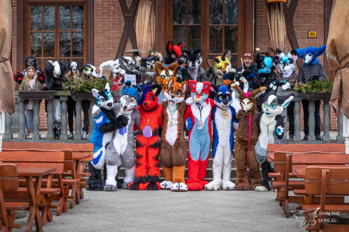jtheserg's tweet photo. Velikonoční sraz v Písku (16.04.2022)
📷 @JtheSerg 
(pls. credit me if used)
#furry #fursuit #outing #walk #sraz #Písek #velikonoce https://t.co/cYyhhdGGa0