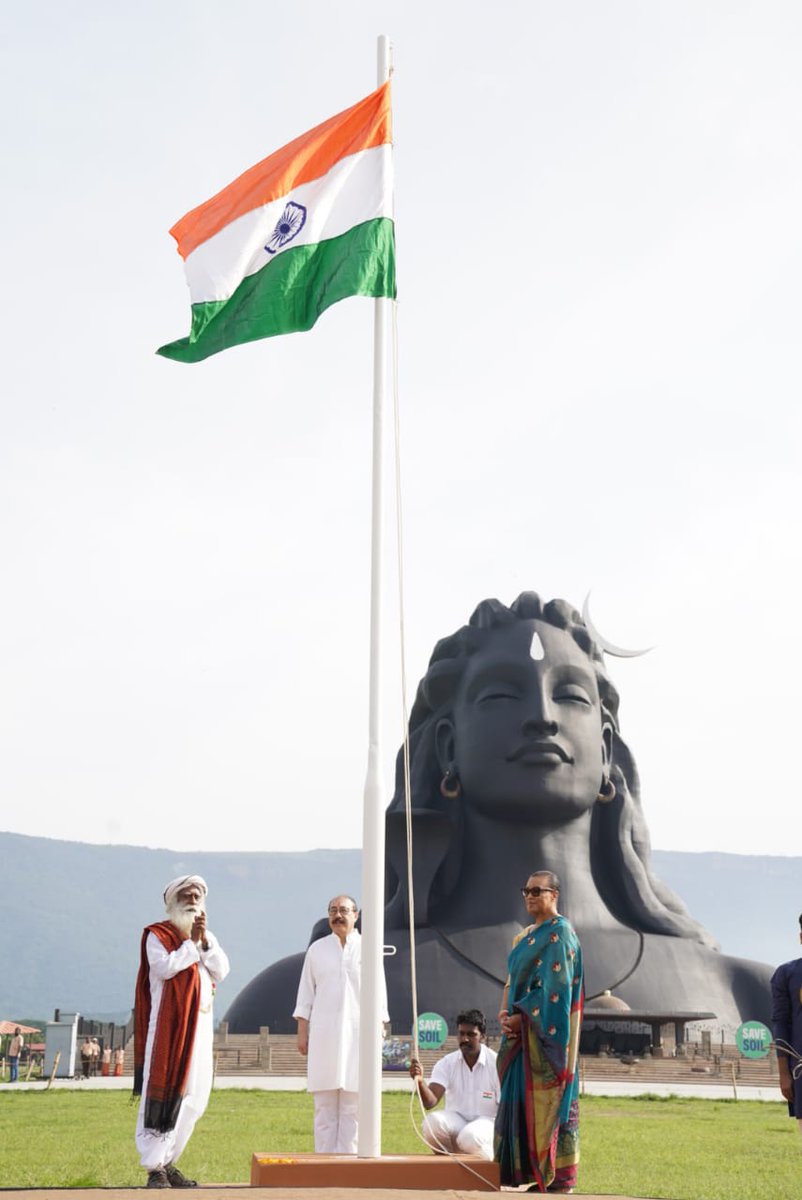 SadhguruJV's tweet photo. 75 years of Independence! What a momentous day. Wonderful to celebrate with our dear guests -  Secretary-General of the Commonwealth Ms. @PScotlandCSG &amp; Shri. @HarshShringla, G20 Chief Coordinator, Govt of India. -Sg 
#IndiaAt75 #IDAY2022 #IndiaIndependenceDay
#AmritMahotsav https://t.co/h7FQn3rtoX
