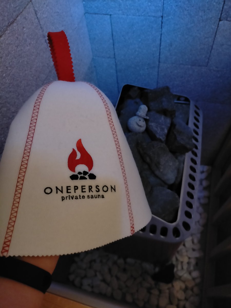tabitoka_osk's tweet photo. 【静寂でロウリュ】

#サウナタイムパス を使って 
個室サウナ #ONEPERSON自由が丘 へ！

落ち着いた雰囲気の個室
好みのBGMを流しながら90分満喫しました！

セルフロウリュはアイスミント
さわやかにととのいました😇

炭酸水をもらえたのが何気にうれしい🥤

また来ます！ https://t.co/Sc8EGkiXTC