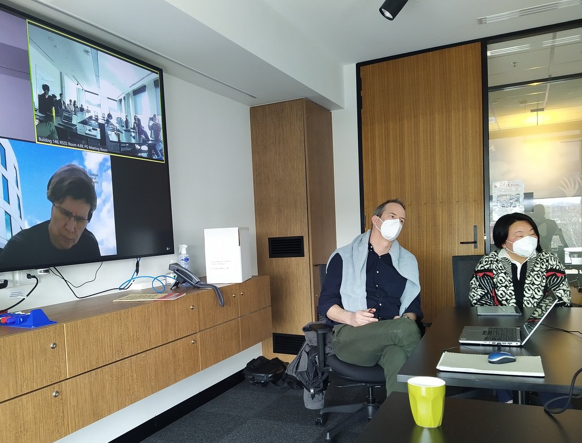 <a href="/mathieuoneil/">Mathieu O'Neil mathieuon.bsky.social</a> and <a href="/XiaolanSharon/">Xiaolan</a> from <a href="/NewsMediaRC/">News & Media Research Centre</a>  presenting on "Towards recognition for the digital commons: Mapping researcher contributions to software innovation" at the <a href="/ANU_SOCY/">ANU Sociology</a> seminar today.