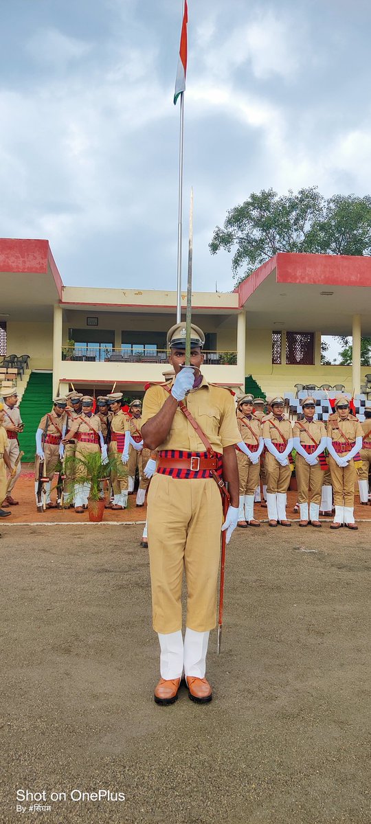 हम वह लोग हैं जो पशु में शिव देखते हैं, 
नारी में नारायणी देखते हैं, 
नदी में माँ देखते हैं, 
हम वह लोग हैं जो वासुदेव कुटुम्बकम का पालन करते है 
हम वह लोह हैं जो जन कल्याण से जग कल्याण की बात करते हैं
#IndependenceDay 
#IndependenceDay2022 
<a href="/PoliceRajasthan/">Rajasthan Police</a>
