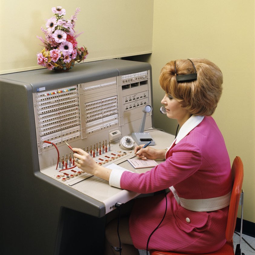BantshireUni's tweet photo. Avoid the chaos of Clearing. Call lovely Deb on our Admissions switchboard, 3pm-5pm all week. https://t.co/MsPdvun7xY