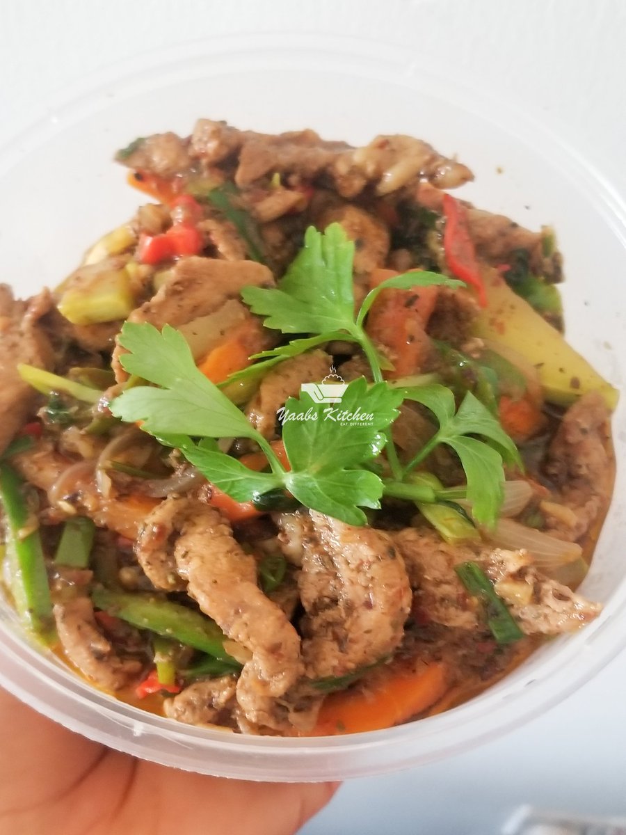 yaabskitchen's tweet photo. Spicy pork belly sauce available on our menu from 1 liter for individual to 5 liter family pack. 
We're open everyday of the week from 7am to 10pm to serve your cravings. 
Tel: 0542389035
📍Adenta, Accra 

#daniella #BBNaijaS7 #Ebuka #foryoupage #Food #eating #yaabskitchen https://t.co/uOdpgOHBPW