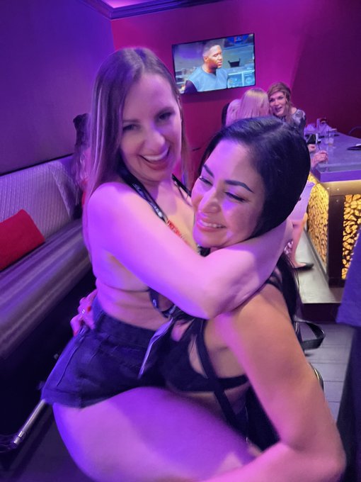 Think you can handle us this lit? 🤪🔥 @SushiiXhyvette is a 💎😍 #fetishcon #ferishcon2022 #liftandcarry<a class="tags" target="_blank" title="On Twitter" href="/?out=eyJ0eXAiOiJKV1QiLCJhbGciOiJIUzUxMiJ9.eyJpYXQiOjE3Mjk0NzAxOTYsImlzcyI6InR3cG9ybnN0YXJzLmNvbSIsIm5iZiI6MTcyOTQ3MDE5NiwiZXhwIjoxNzYxMDA2MTk2LCJyZWRpcmVjdF91cmwiOiJodHRwczovL3R3aXR0ZXIuY29tL1N1c2hpaVhoeXZldHRlIn0.ypjJZczNkeY1jKHWgHfoPt2cVM4y4vPJyEhEMYt0GPKYr7wML9K-2PI1PgHAZ9oWef7V3lpX8Rjvv4xjTAy9vA">@SushiiXhyvette</a><a href="/tag/liftandcarry"class="tags"><span>#liftandcarry</span></a><a href="/tag/fetishcon"class="tags"><span>#fetishcon</span></a><a href="/tag/ferishcon2022"class="tags"><span>#ferishcon2022</span></a>