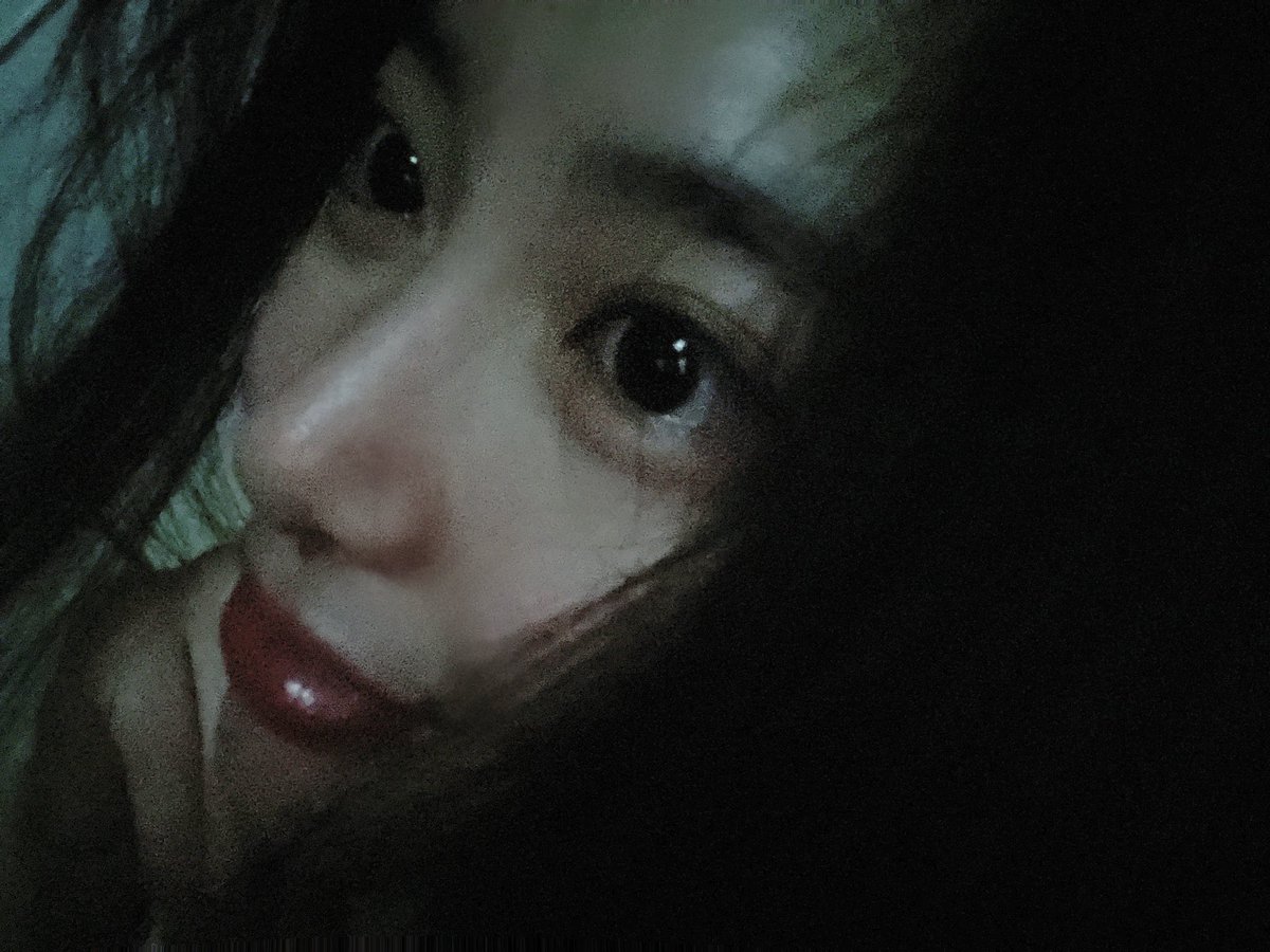 혜원이얼굴을 구성하는 모든게 빤짝반짝 아름다워 😵